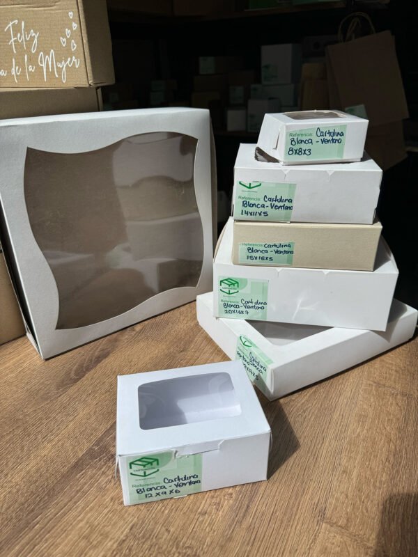 Caja blanca con ventana en acetato - Image 3
