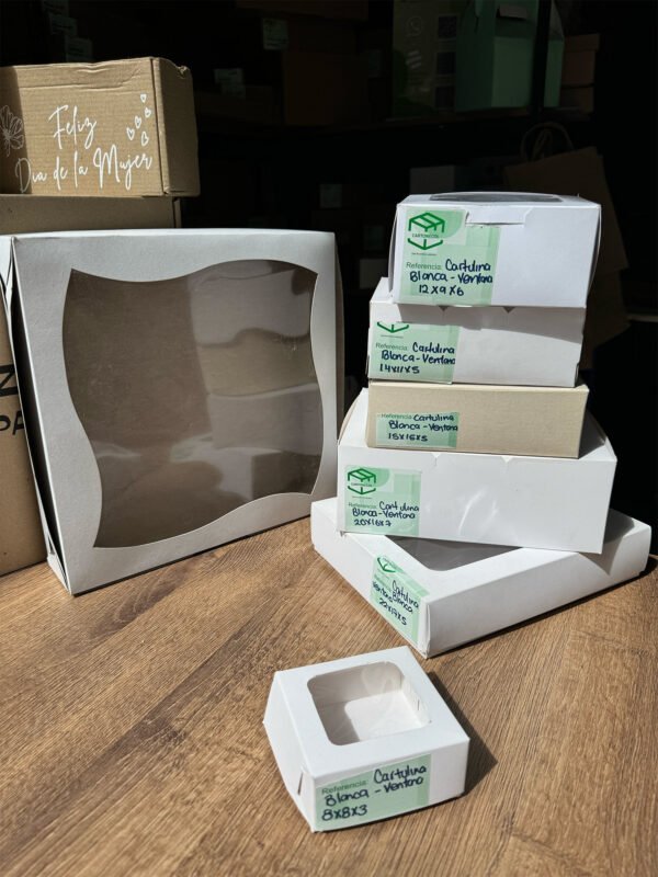 Caja blanca con ventana en acetato - Image 2